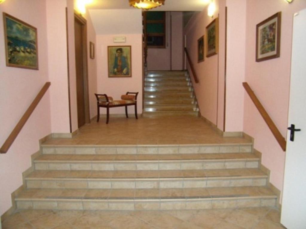 Hotel Ferrara Сан-Бенедетто-дель-Тронто Екстер'єр фото